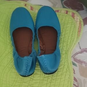 LUCKY BRAND FLATS SIZE 8